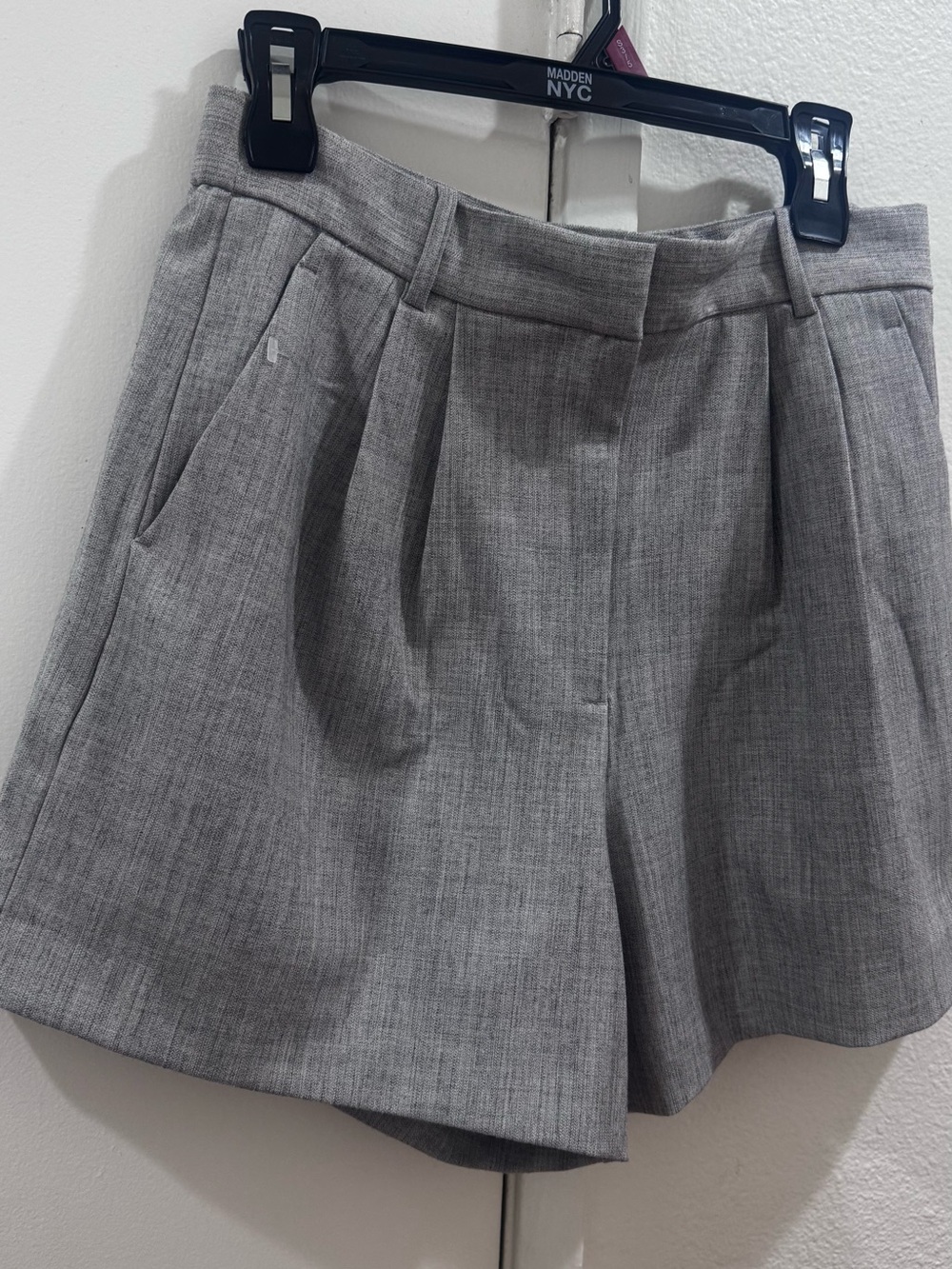 Abercrombie & Fitch Gray Pleated High-Rise Shorts